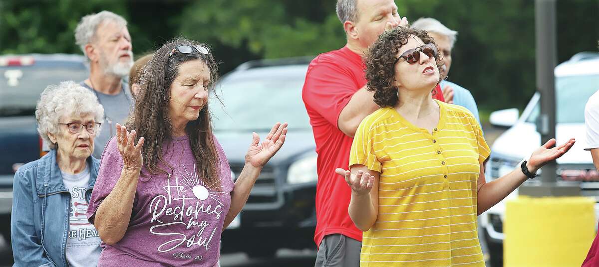 Alton High School fights prompt changes, prayers