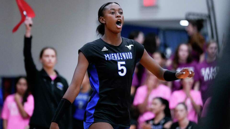 Friendswood's Nadi'ya Shelby (5) reacts after a point in the first set of a non-district high school volleyball match at Friendswood High School, Tuesday, Sept. 5, 2023, in Friendswood.