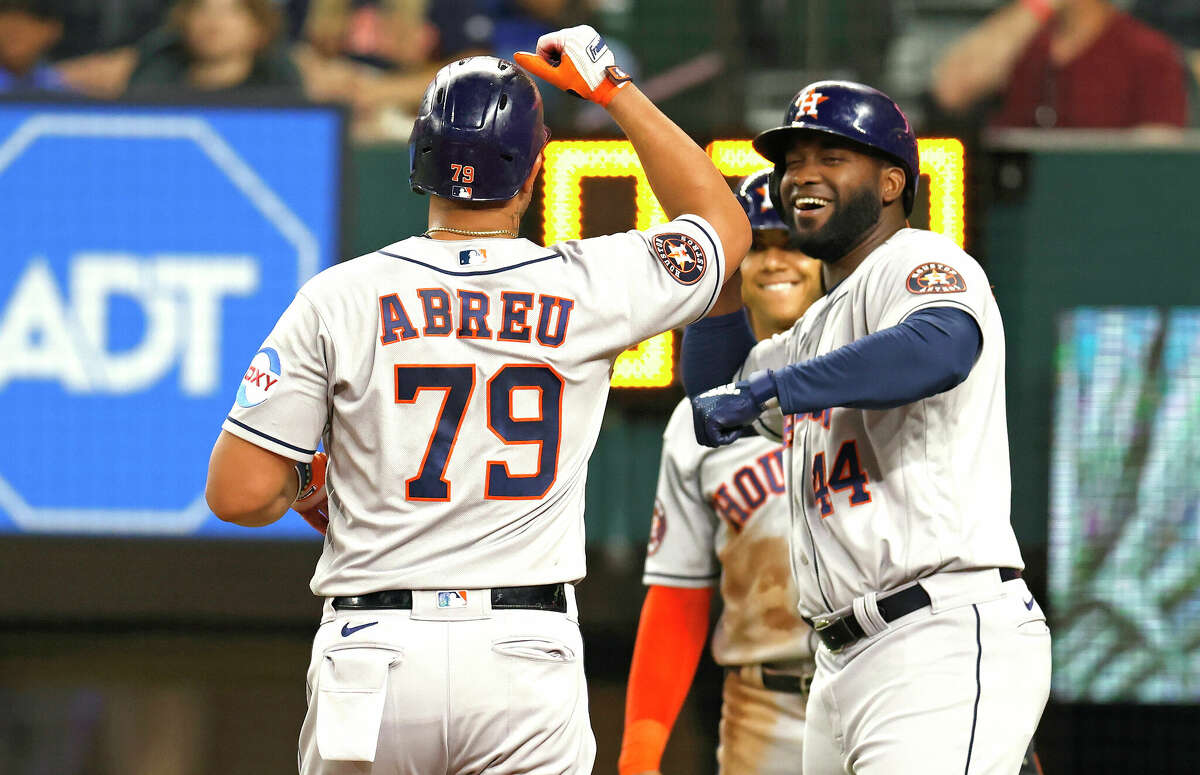 Astros set MLB record with offensive explosion vs. Rangers