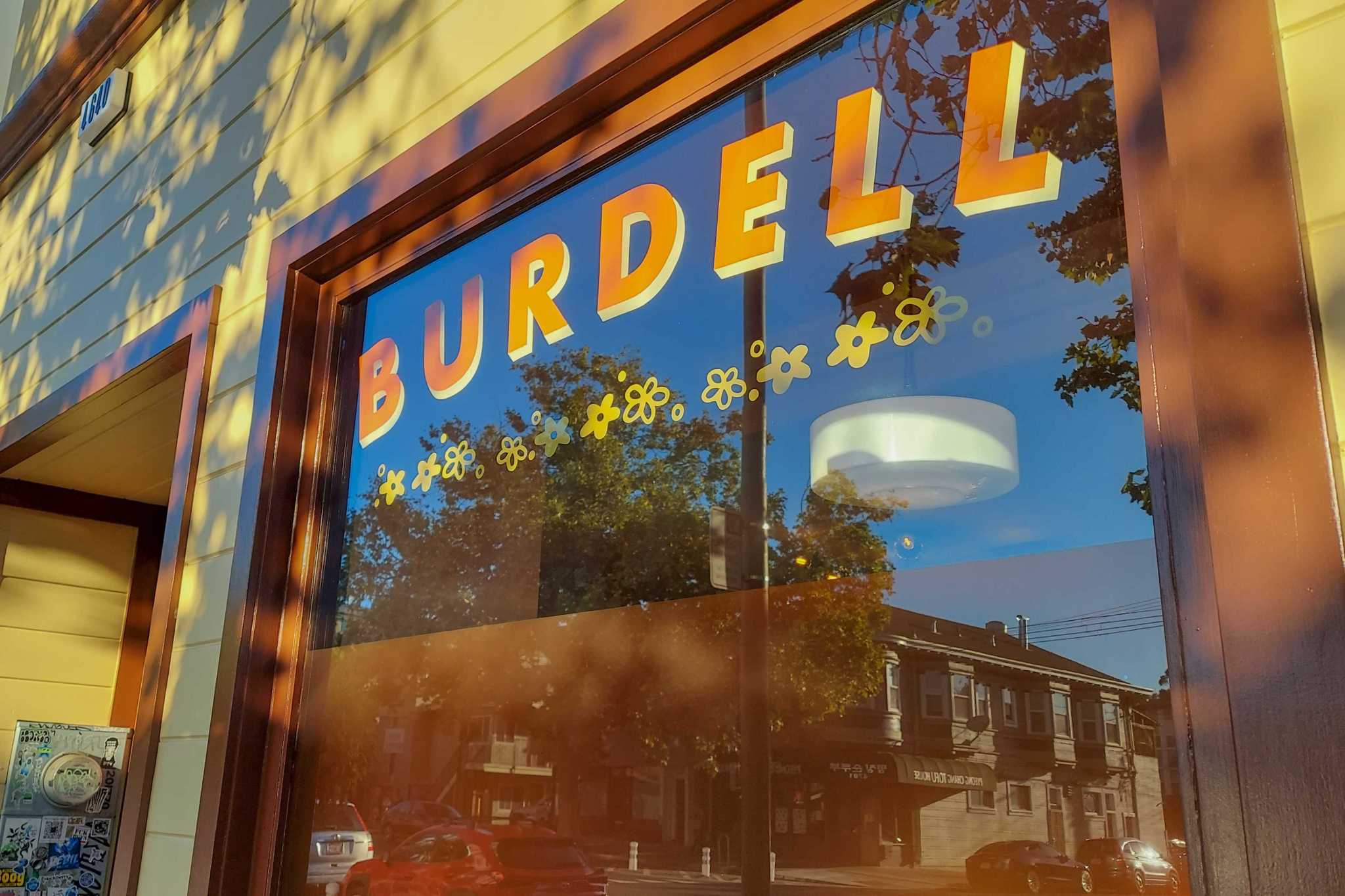 厨师Geoff Davis的奥克兰灵魂食物餐厅Burdell已经开业