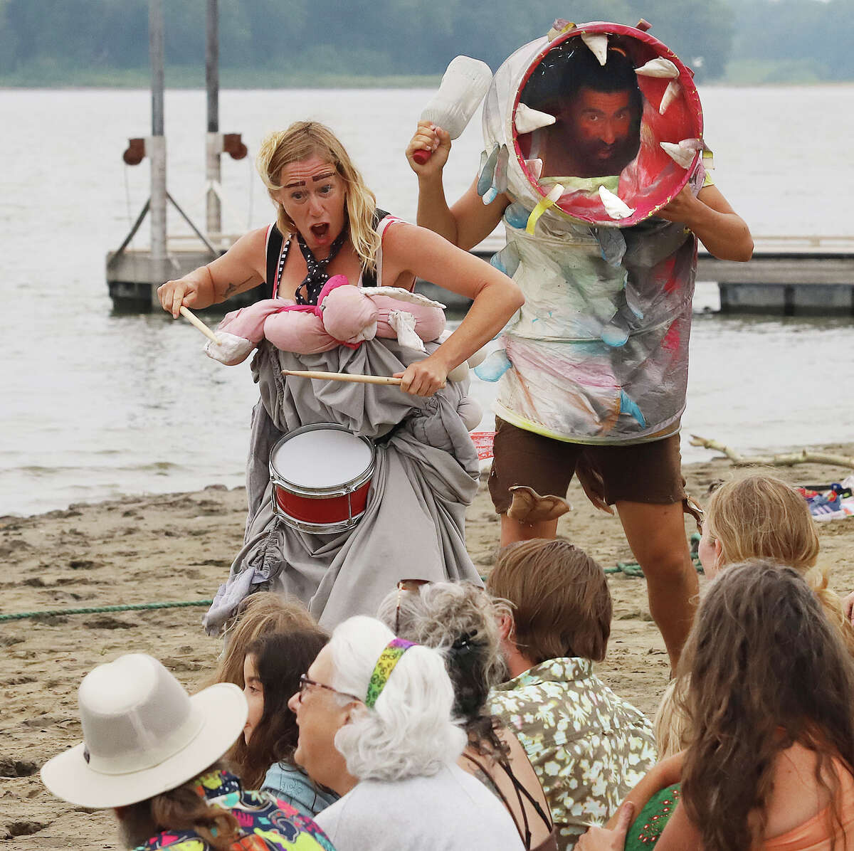 River circus packs them in at Grafton