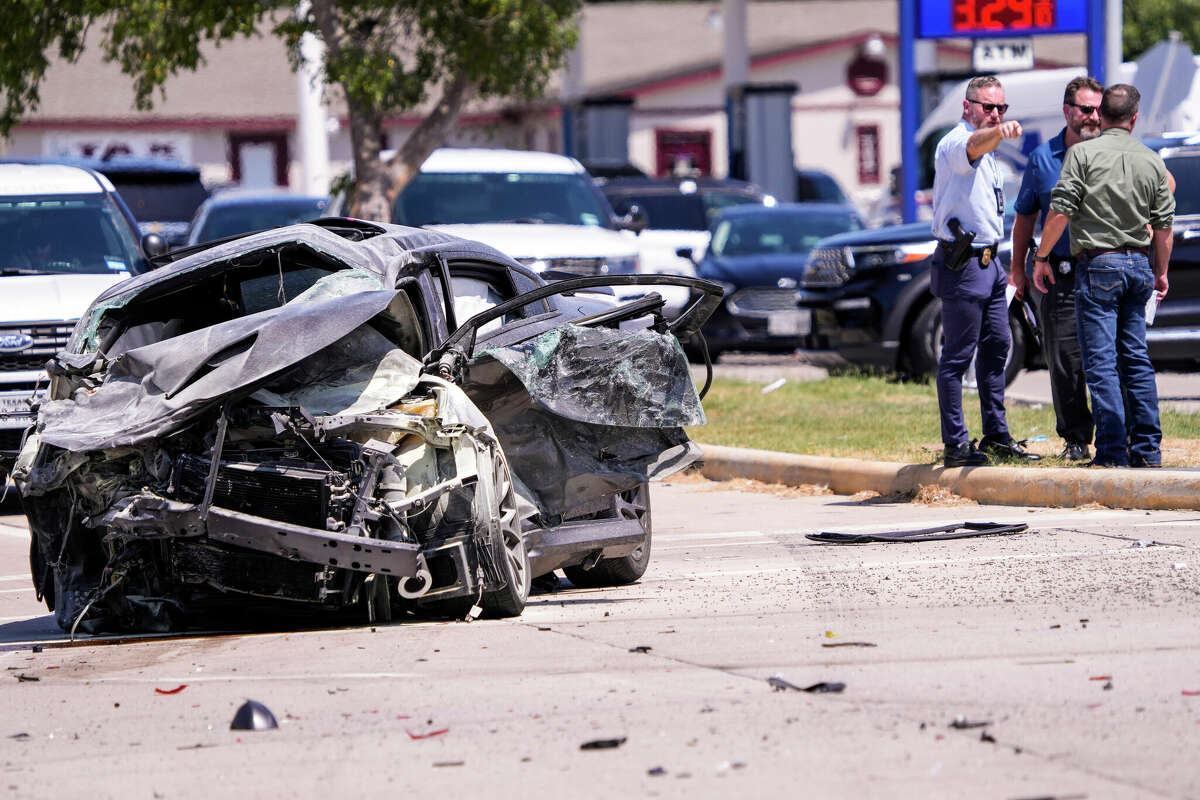 Dallas, Texas crash: Girl hit and killed by car, police say