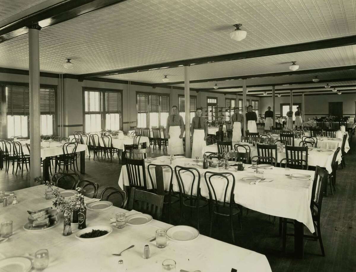 A 1940s photo depicts the dining facility in Dickey Hall at Schreiner Institute in Kerrville.