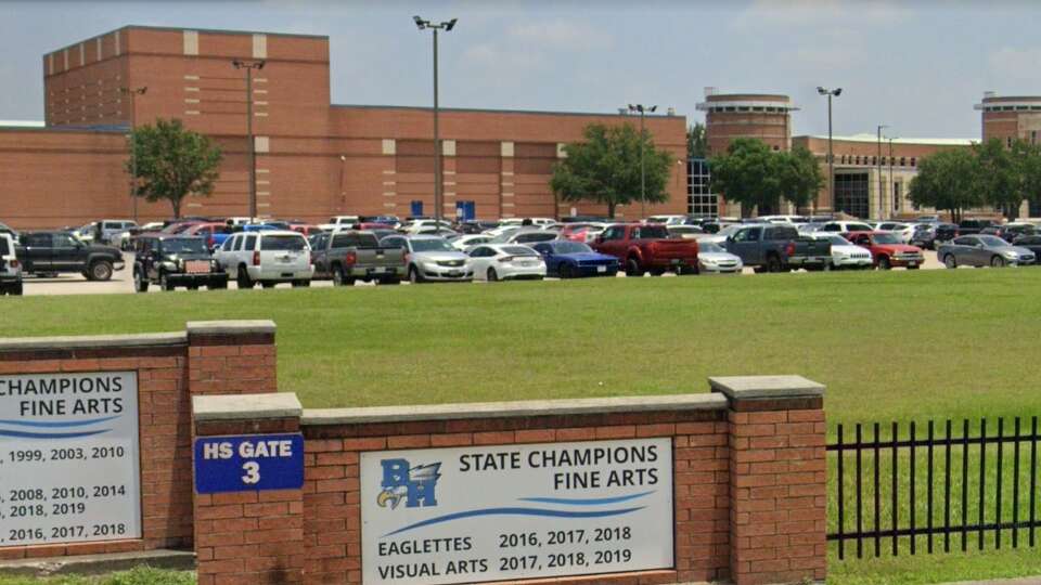 Lawmakers criticize Barbers Hill ISD for punishing student over hair l
