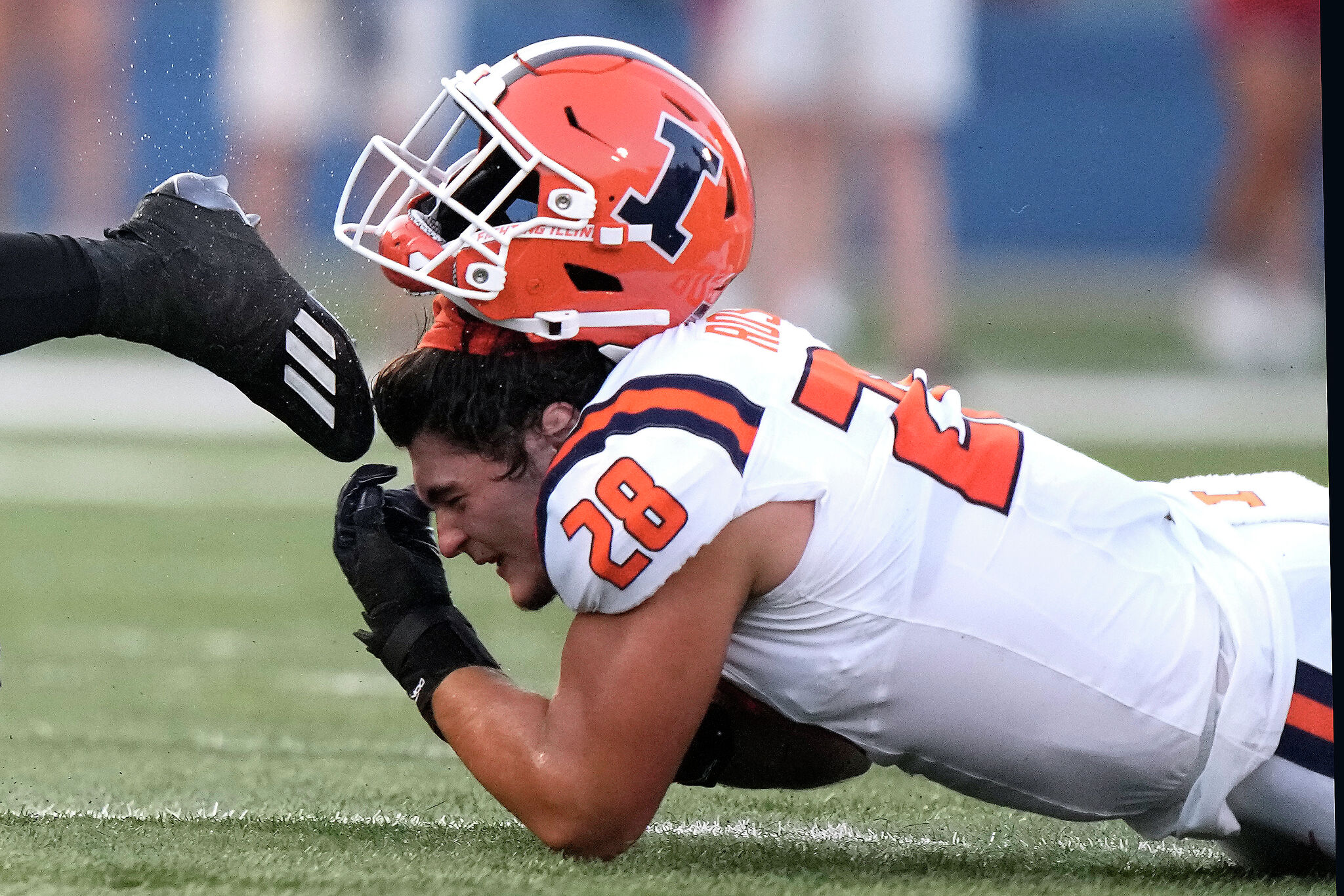 Kansas Knocks Off Illinois 34-23 In Friday College Football