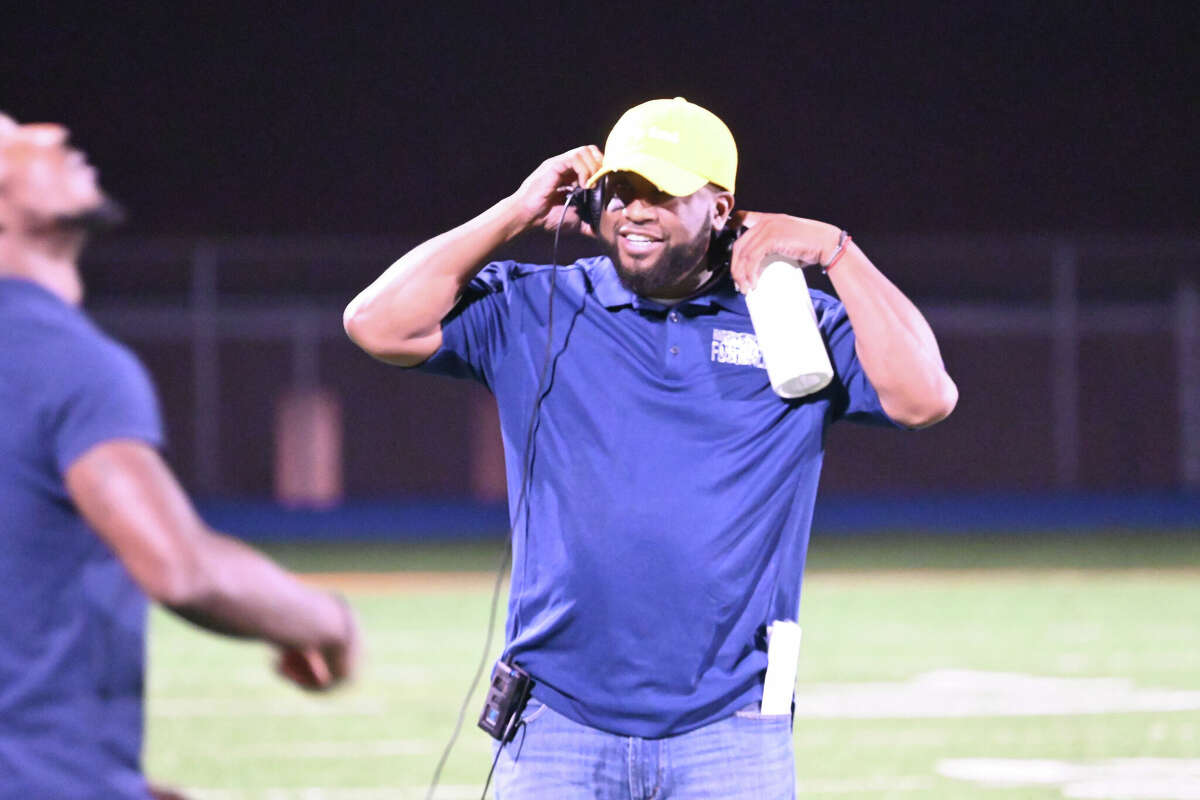 Bloomfield beats Hartford Public in short, raindelayed game