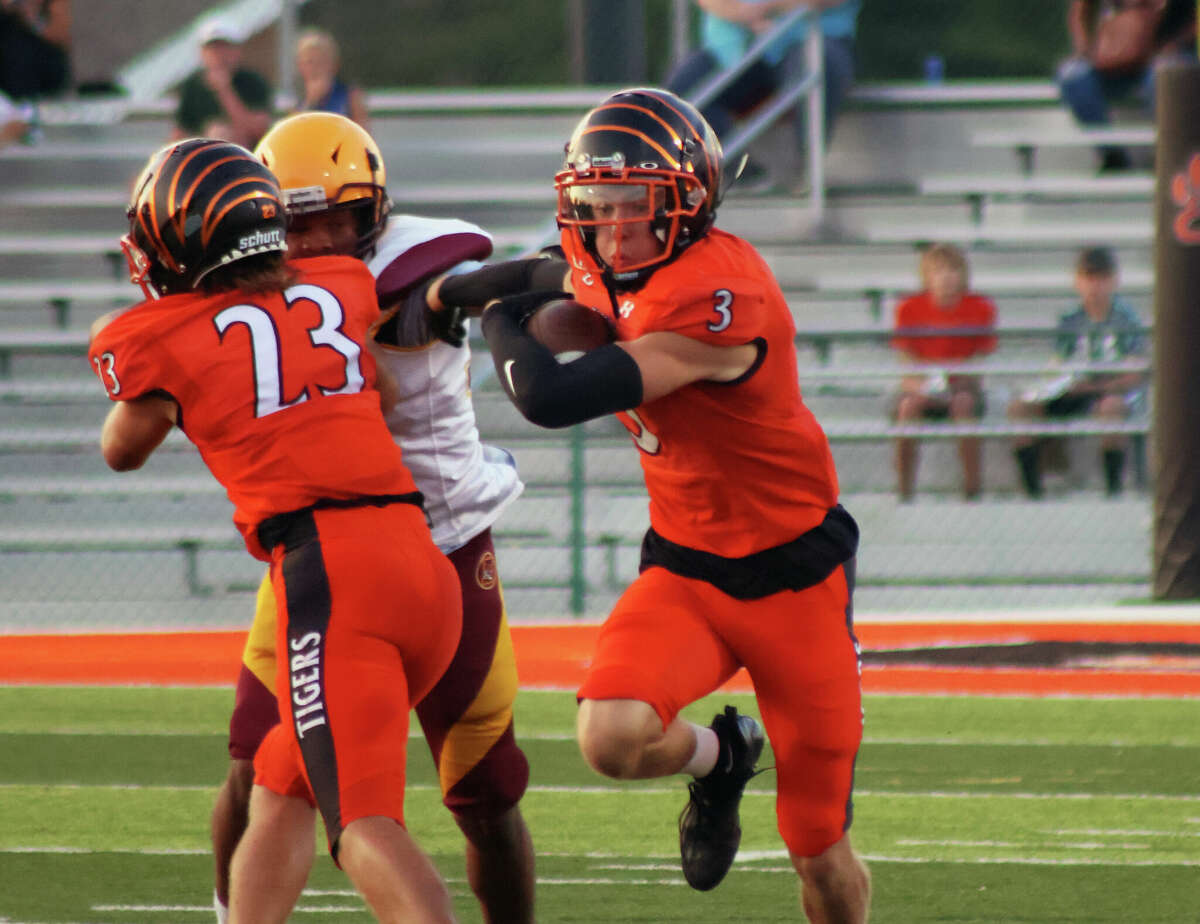 Tigers score early, often in rout of Soldan