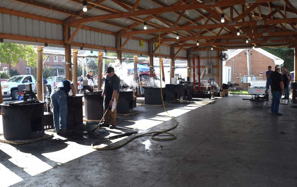 Arenzville Burgoo featured fun, games and 1,800 gallons of burgoo