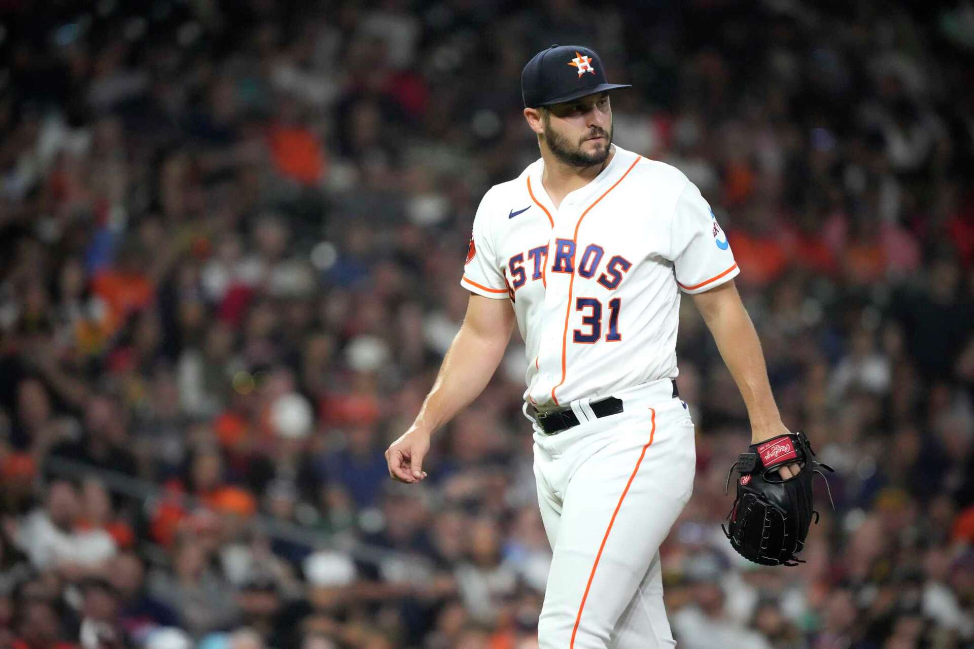 Hader'S Shoulder: A Setback That Could Define The Astros' Season - 18n5o7y