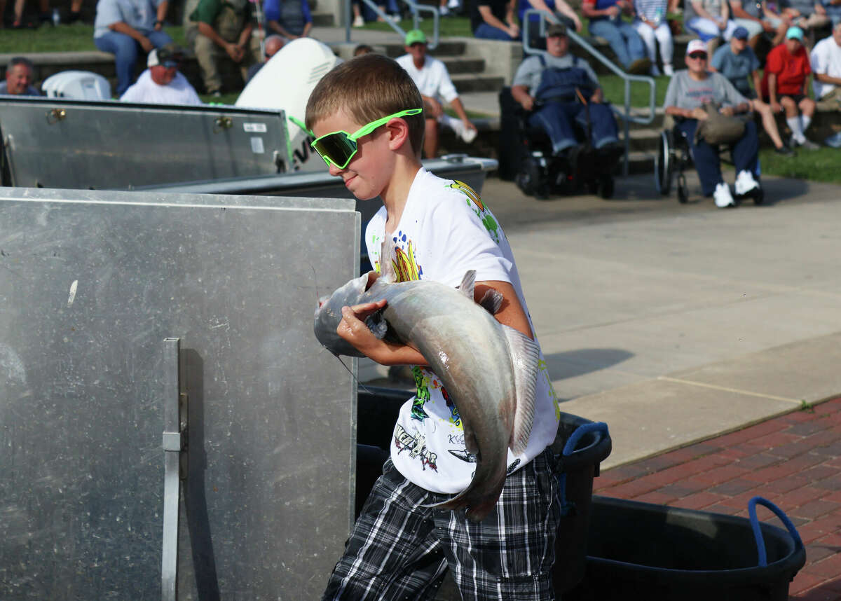 106pound catfish highlights Alton Catfish Classic