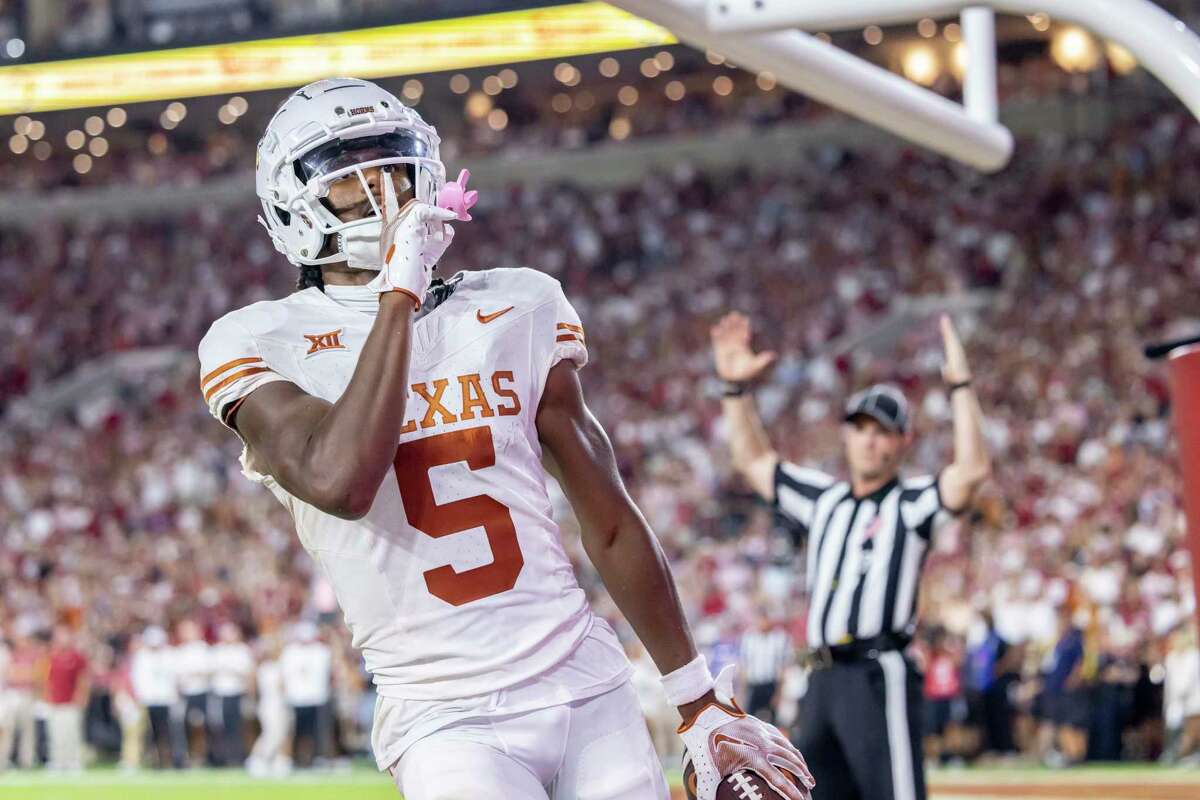 Texas AD Makes Opinion On Alternate Uniforms Very Clear - The Spun