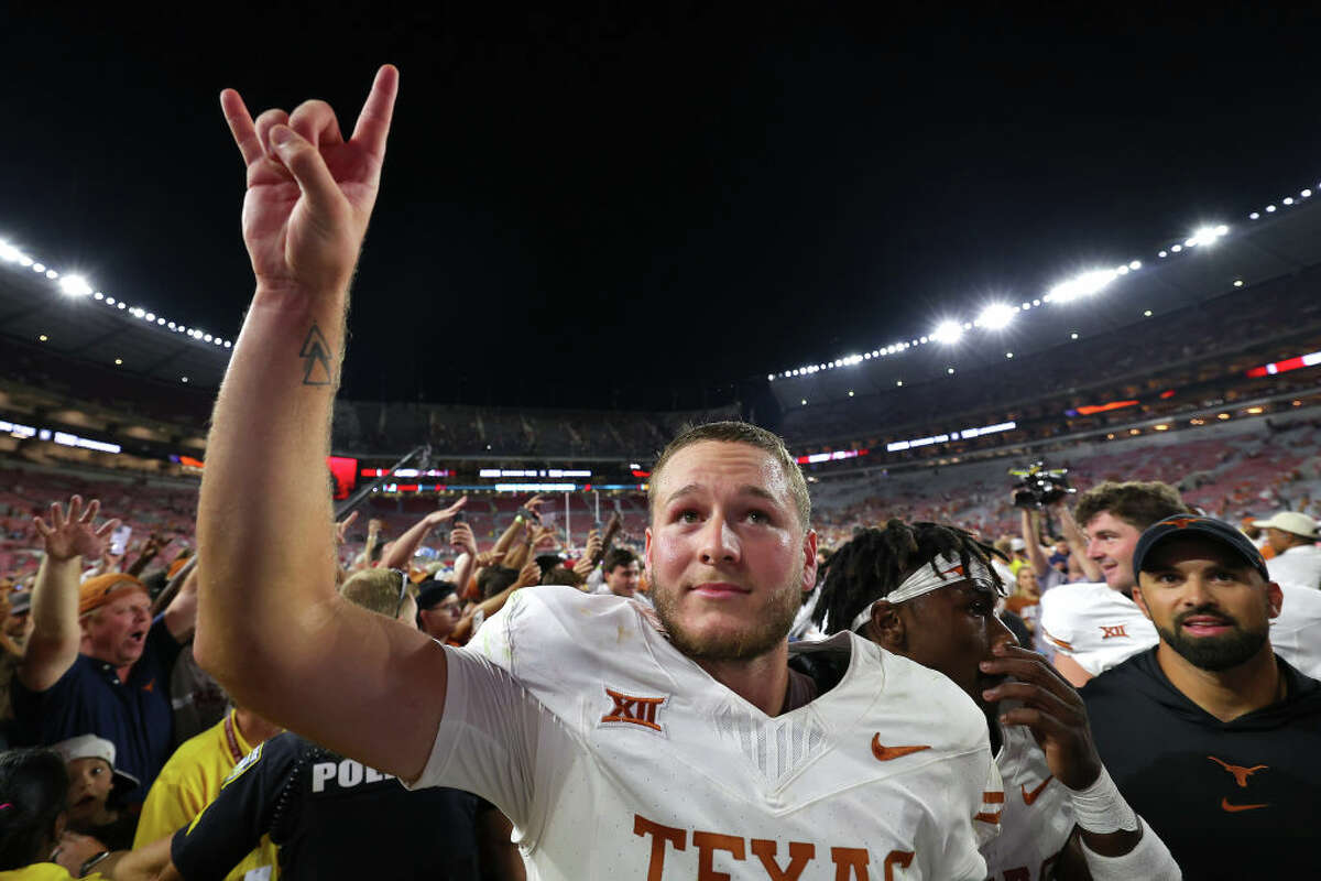 UT Welcomes Fans for the Alabama Game - News