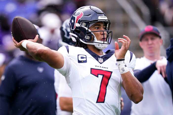 Texans brass, McNair to woo back fans after 2 dysfunctional years