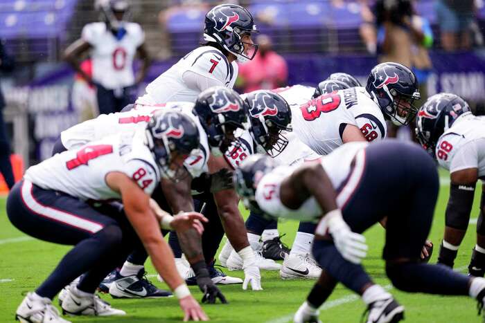 Texans safety Jalen Pitre “in good spirits,' day to day as he recovers from  bruised lung, not practicing yet