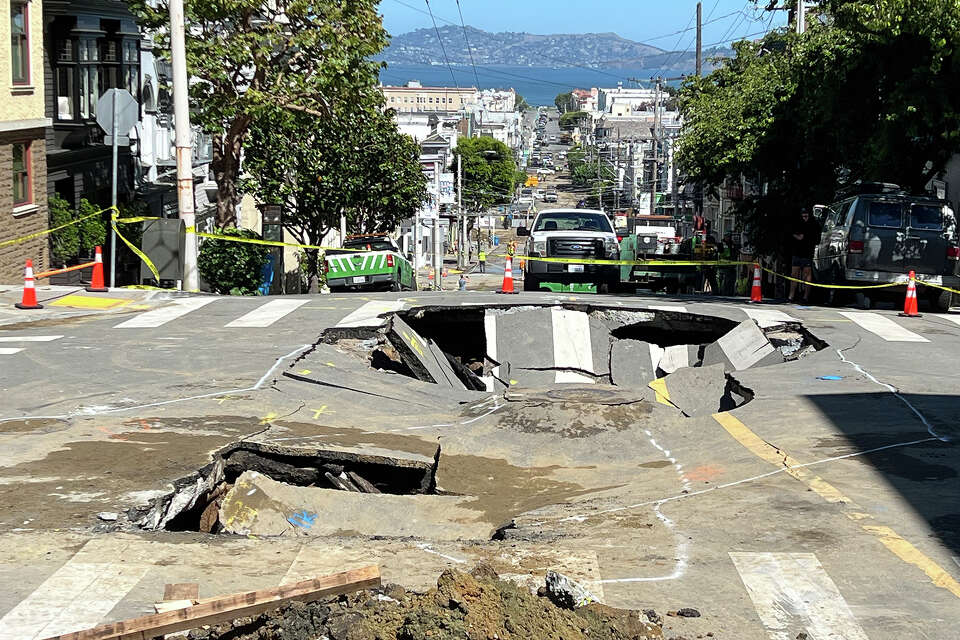 Large sinkhole forms in SF's Cow Hollow after water main break