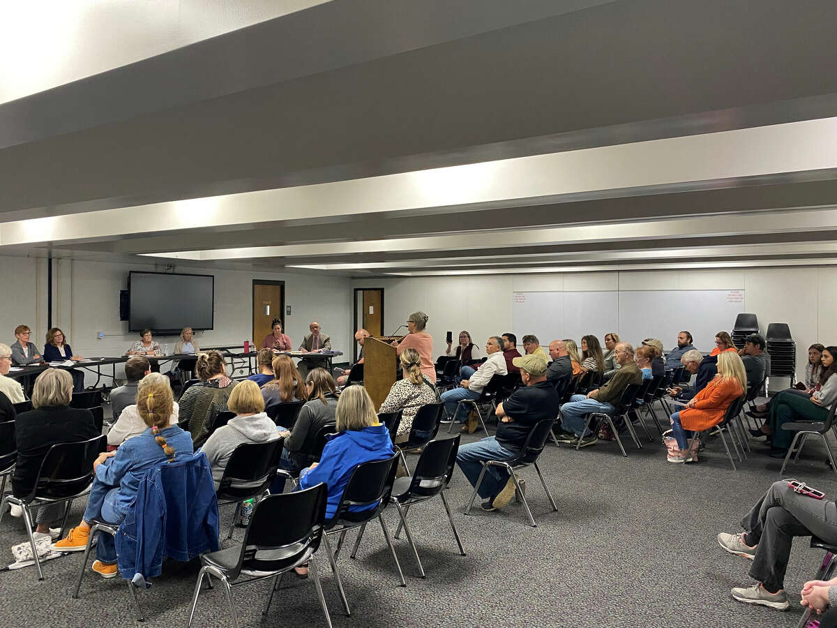 Caro residents speak up in library meeting about views on 'inappropria