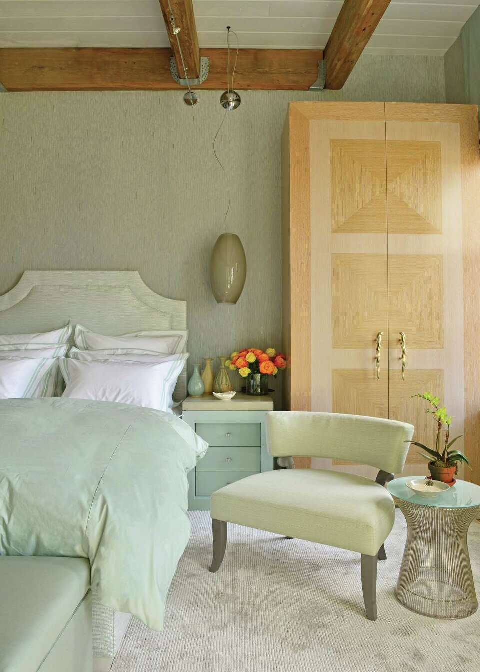 Interior designer Vicente Wolf shares 'Creative Solutions' in book