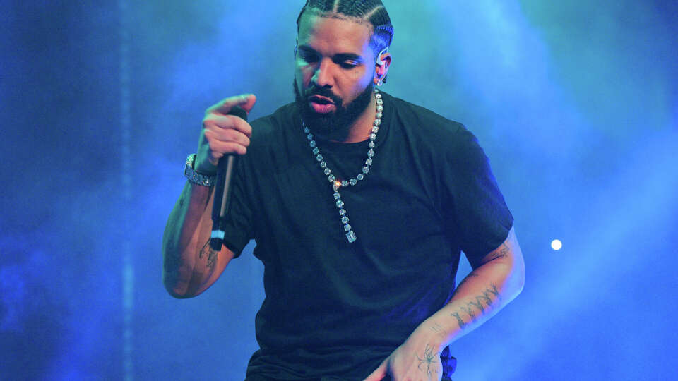 Rapper Drake performs onstage during 'Lil Baby & Friends Birthday Celebration Concert' at State Farm Arena on December 9, 2022 in Atlanta, Georgia.