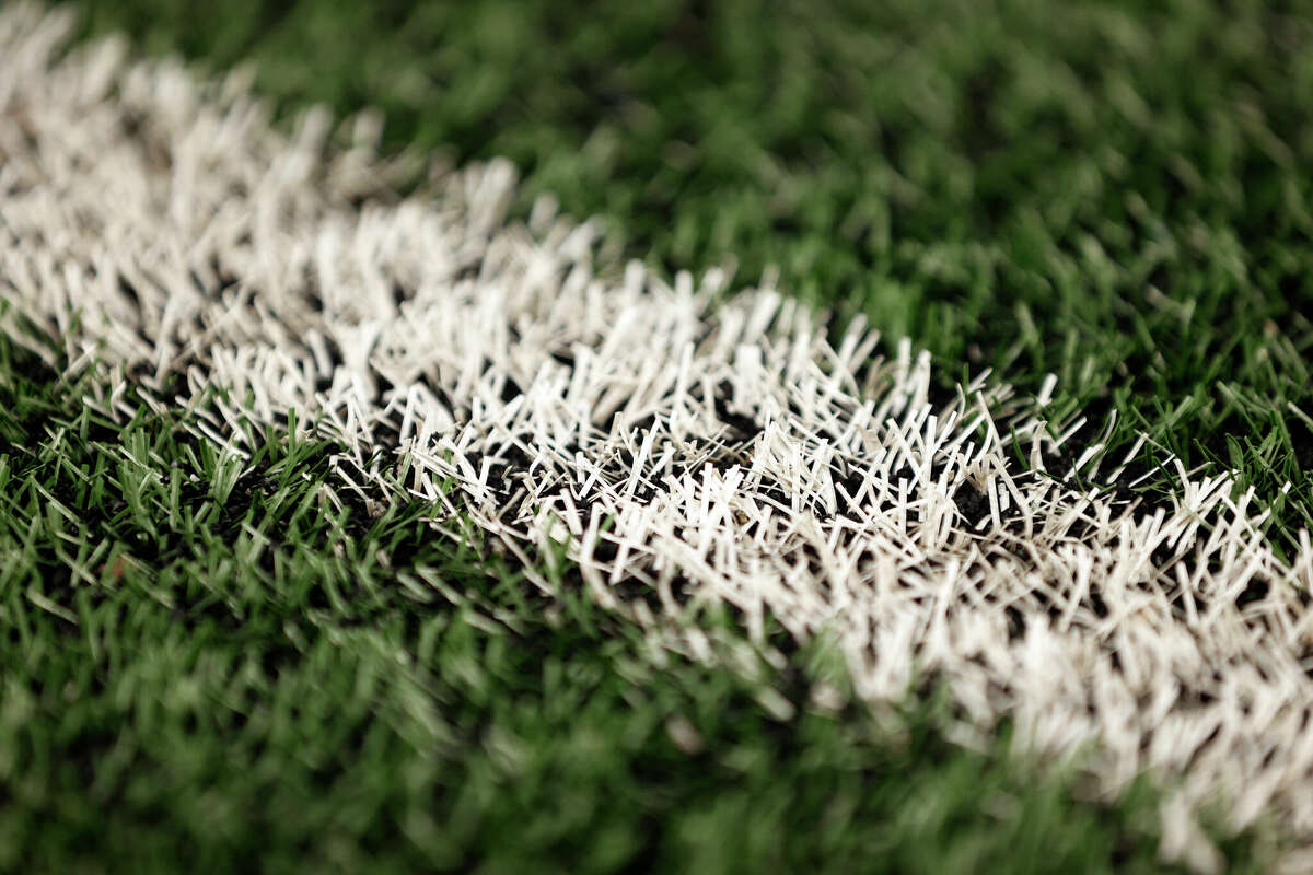 NFL players union wants grass fields in all stadiums