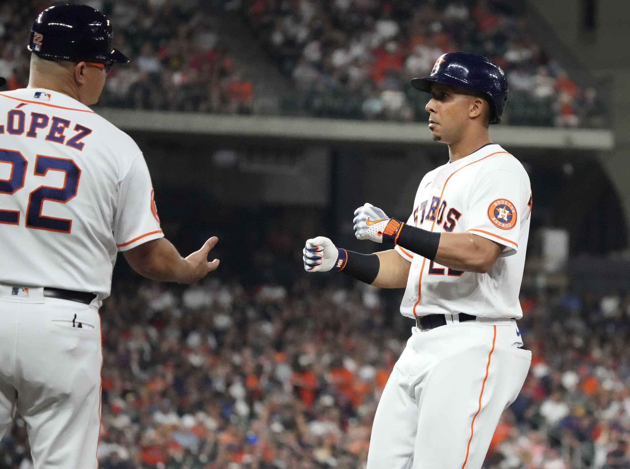 Astros agree to deal to add Oxy jersey patch for 2023 season