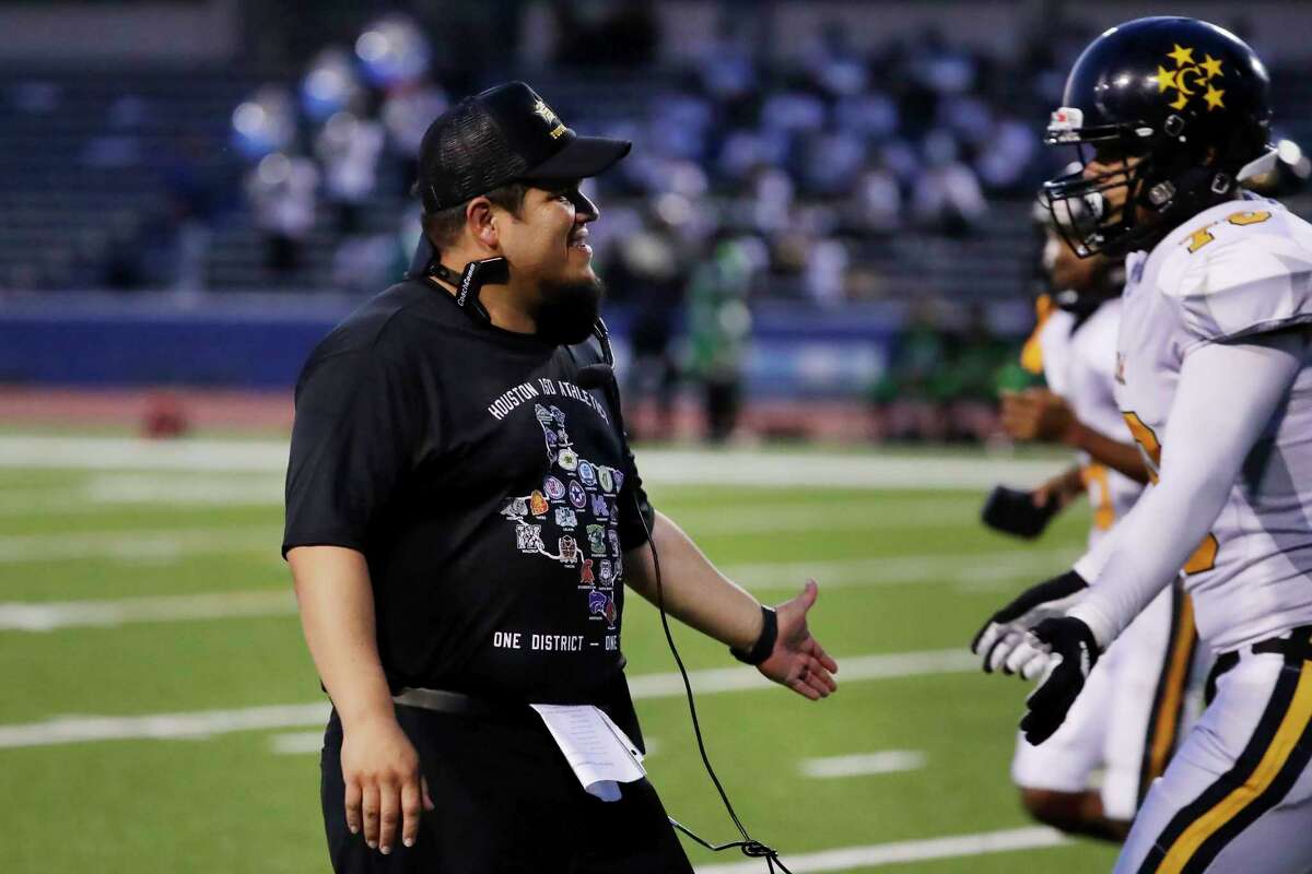 HS football: First-year coach Tony Herrera guiding Wisdom to hot start