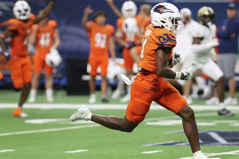 Four-run fourth leads No. 14 LA Tech to series-evening win - UTSA Athletics  - Official Athletics Website