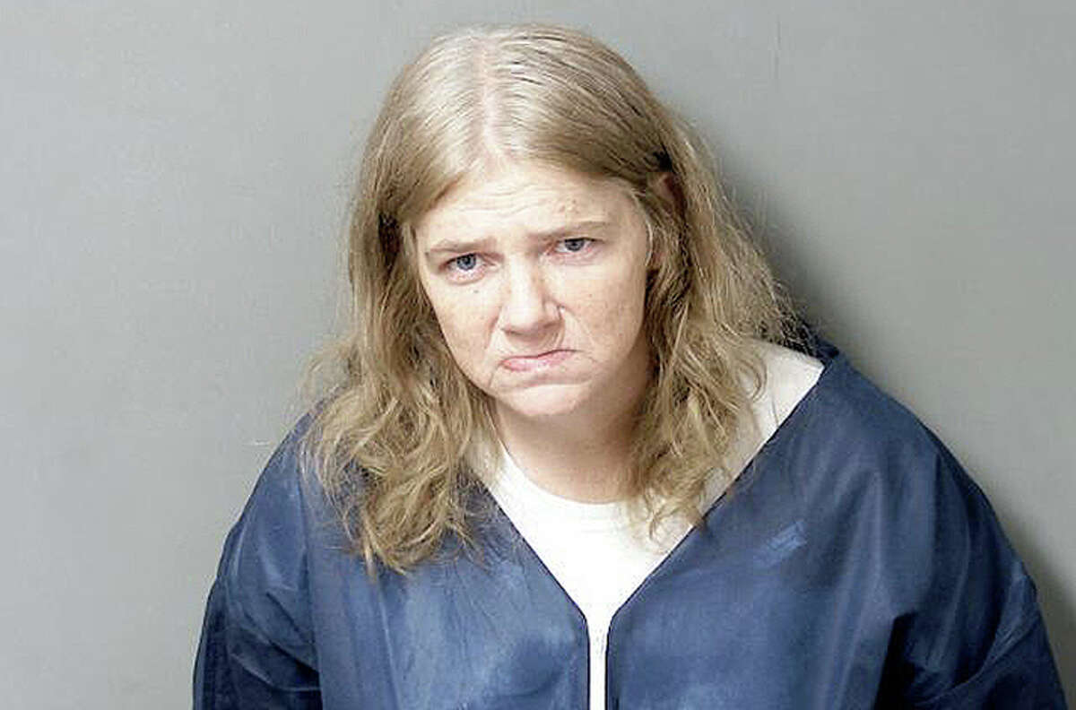 Fatal stabbing in Fulton County leads to Beardstown woman's arrest