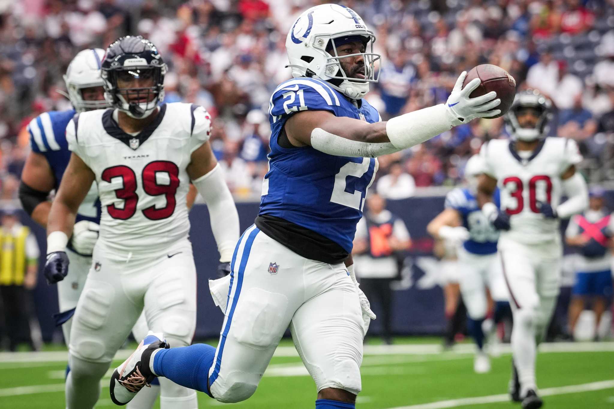 PREGAME SHOW: Watch warmups LIVE ahead of Texans vs. Colts 