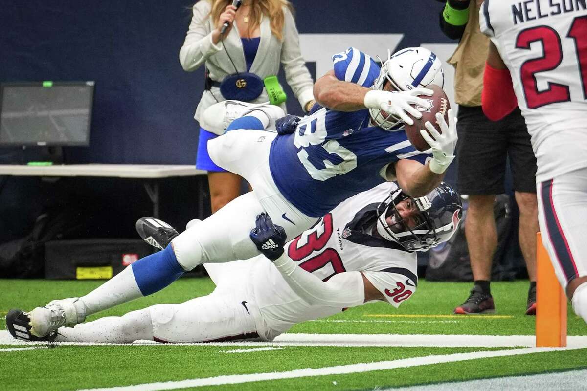 Indianapolis Colts tight end Kylen Granson (83) celebrates leaving