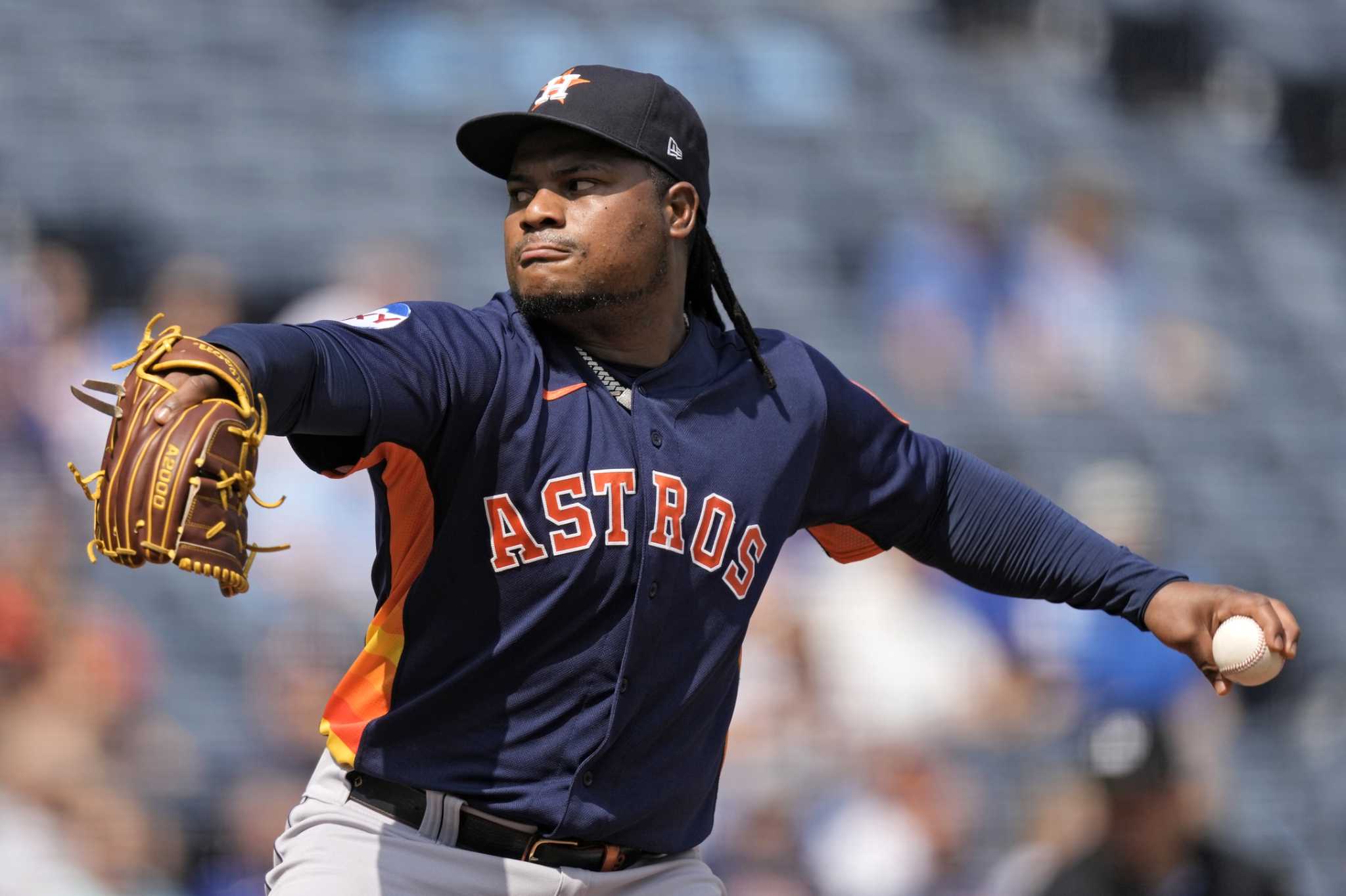 Astros fall quietly in loss to Guardians