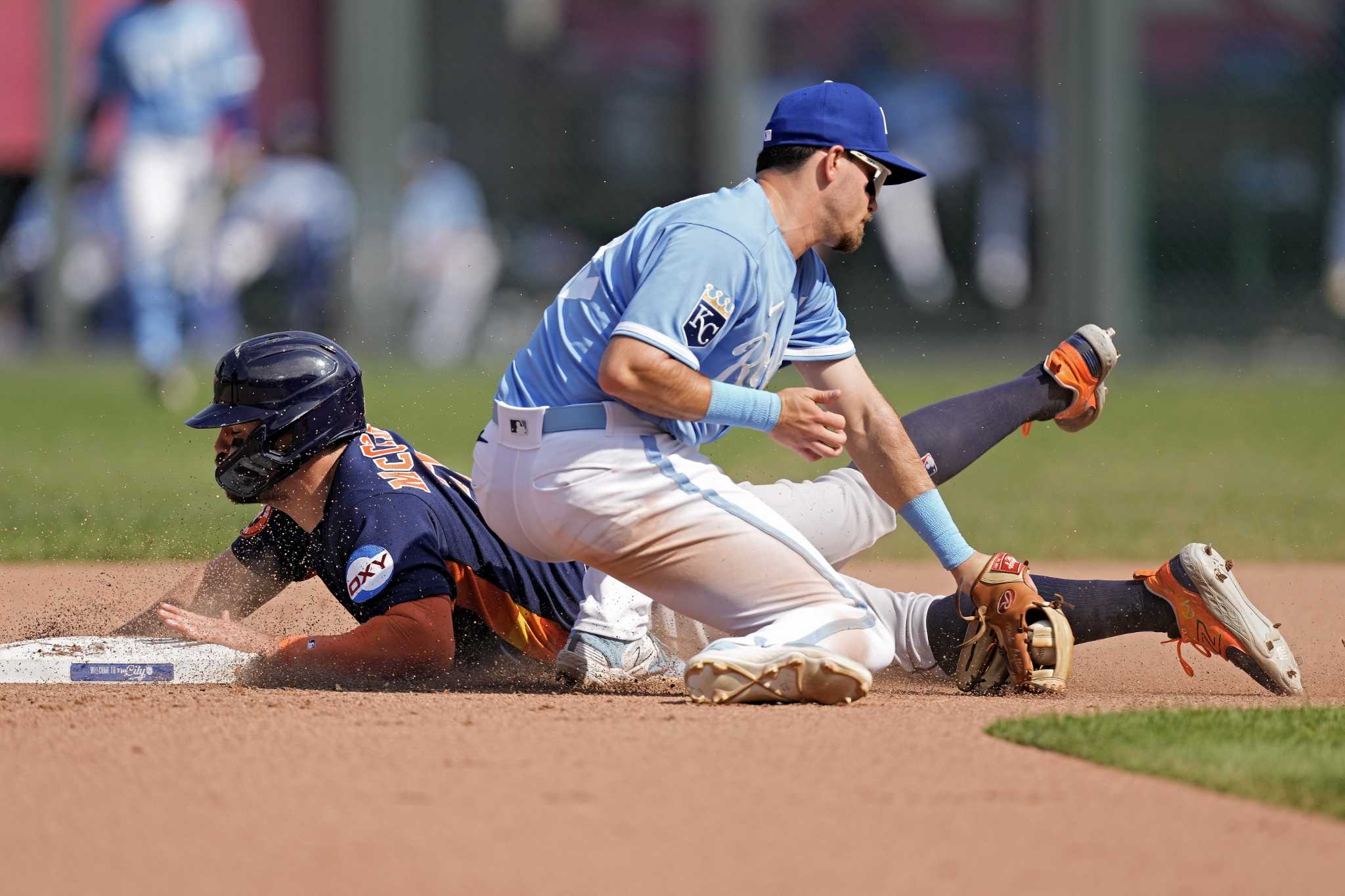 Royals fight back valiantly to eke back 7-6 win over Astros - Royals