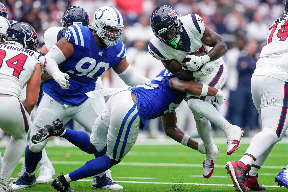 Indianapolis Colts linebacker E.J. Speed (45) in action against