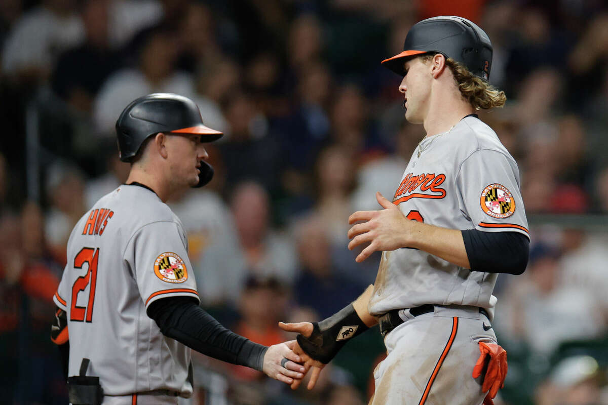 Houston Astros give up lead in ninth, fall to Baltimore Orioles