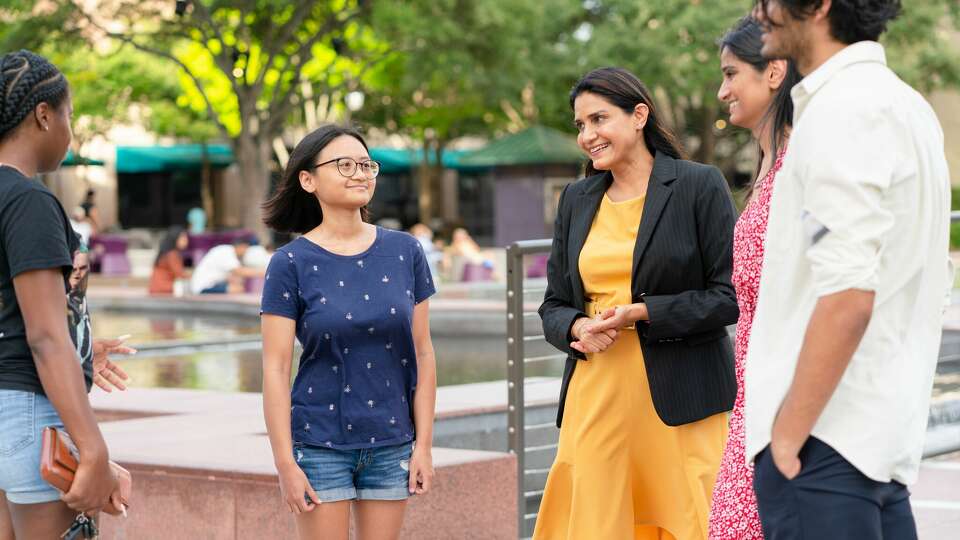 Kiran Rao chats with Fort Bend County residents.