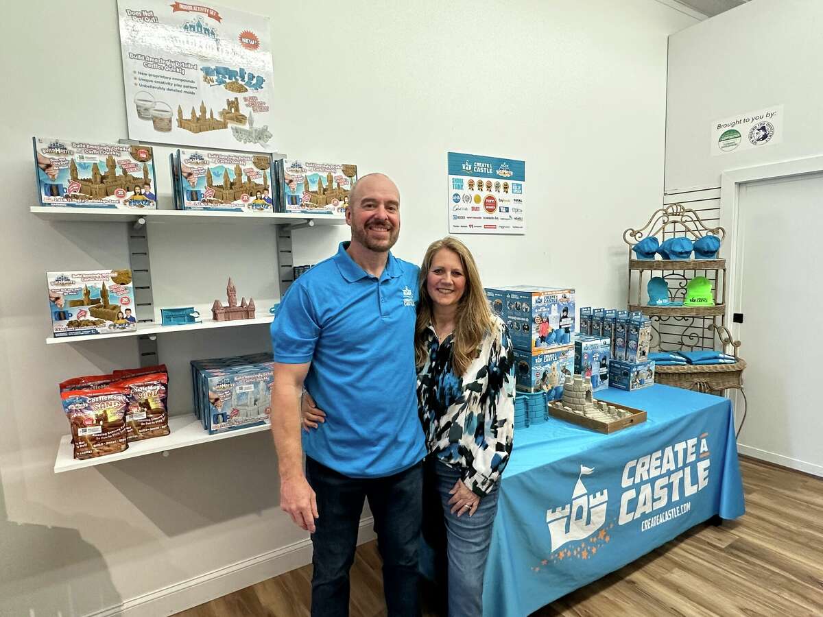New Milford couple showcases castlebuilding toy at popup shop