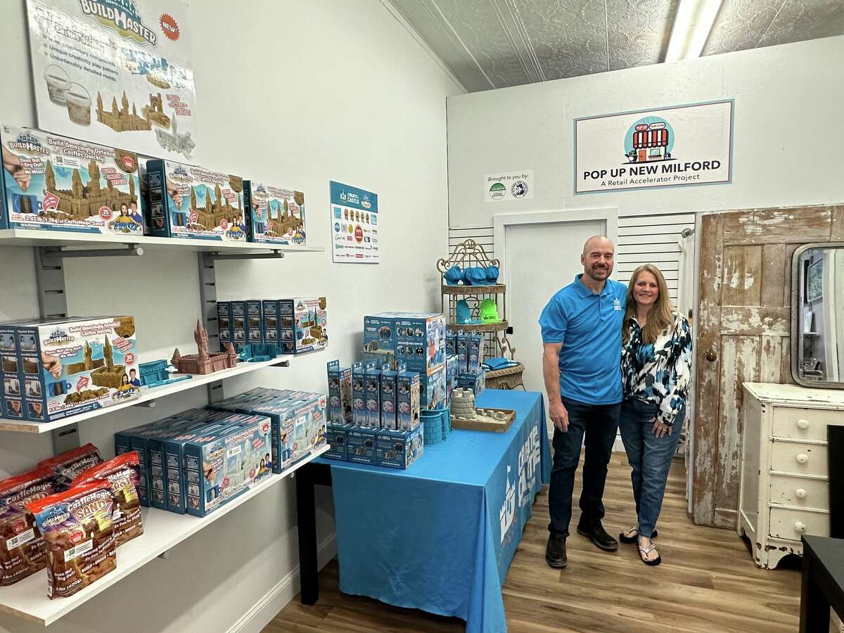 New Milford couple showcases castlebuilding toy at popup shop