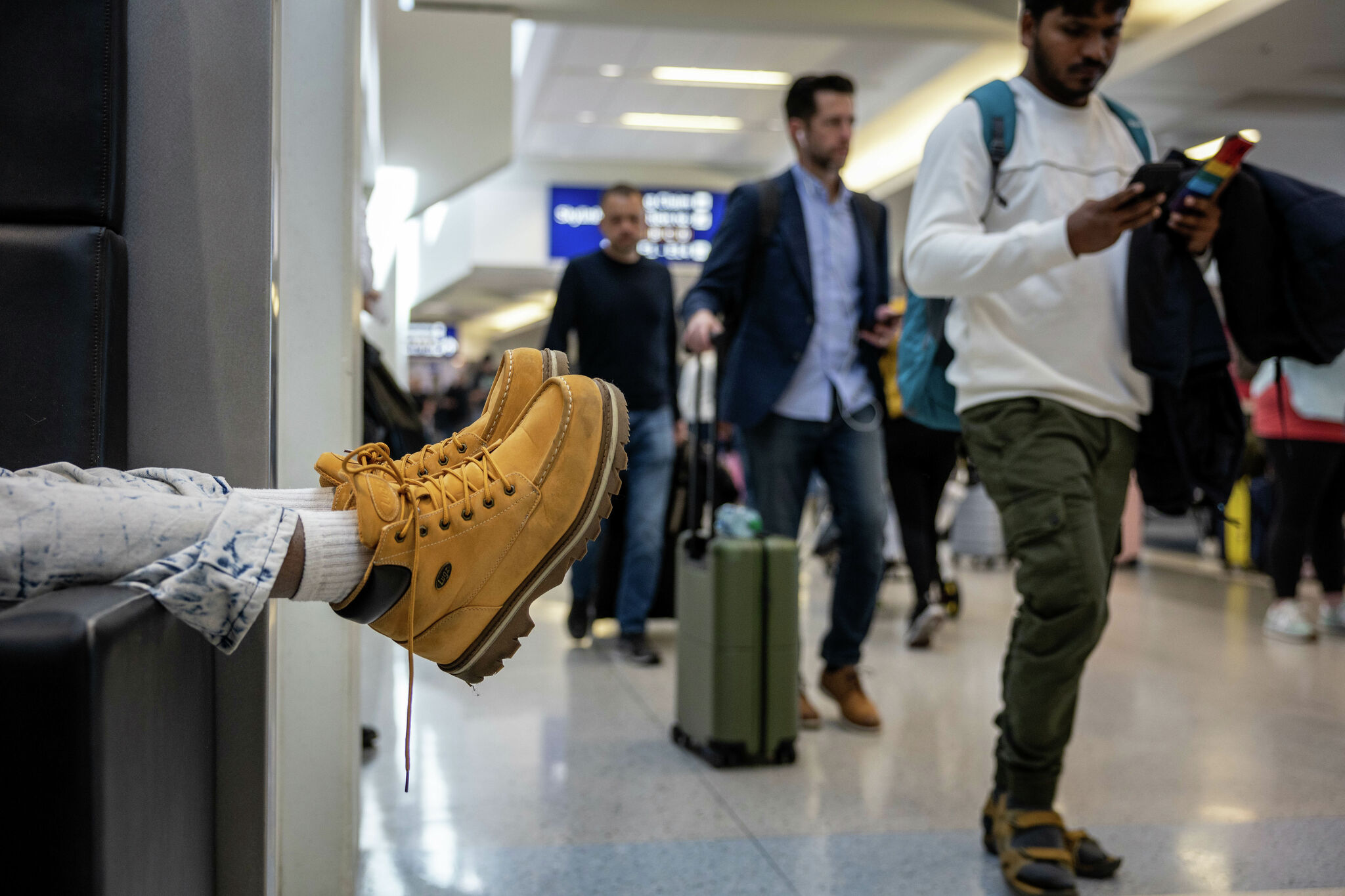 Man arrested for walking naked through Texas airport