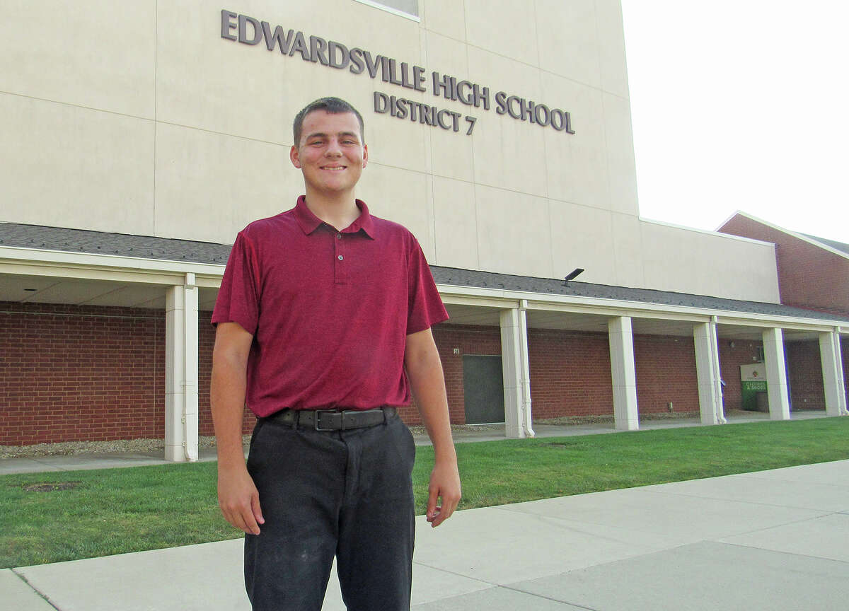 Edwardsville High School senior collects more than a ton in food drive