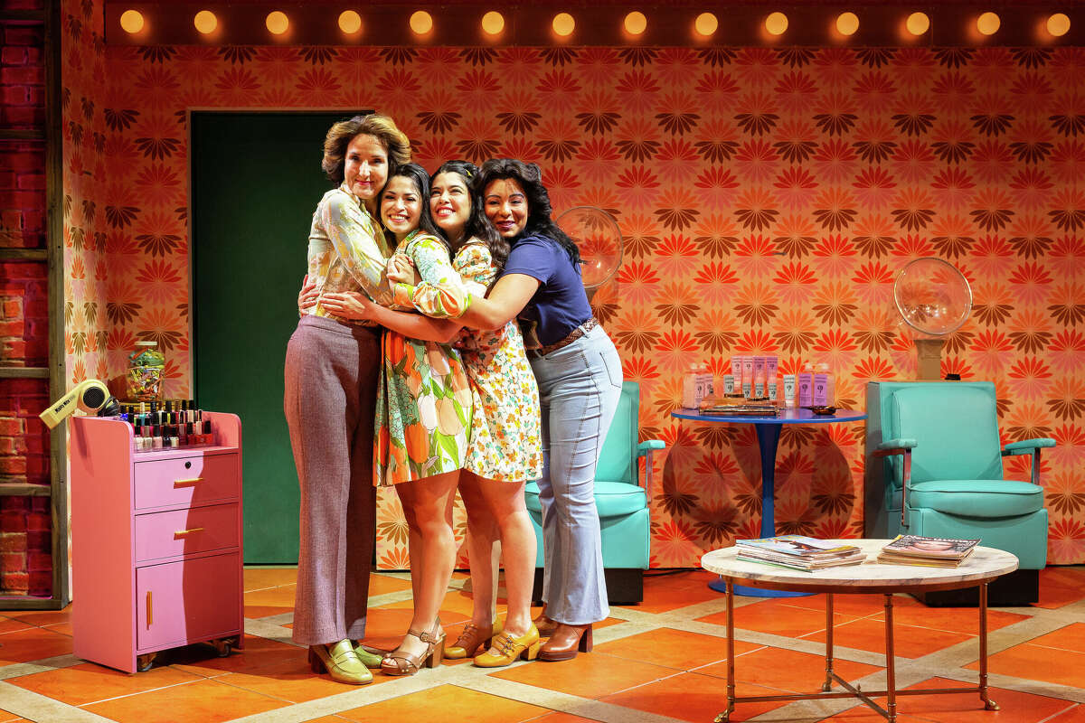 “American Mariachi” en Alley Theatre pone a las mujeres en el centro del escenario
