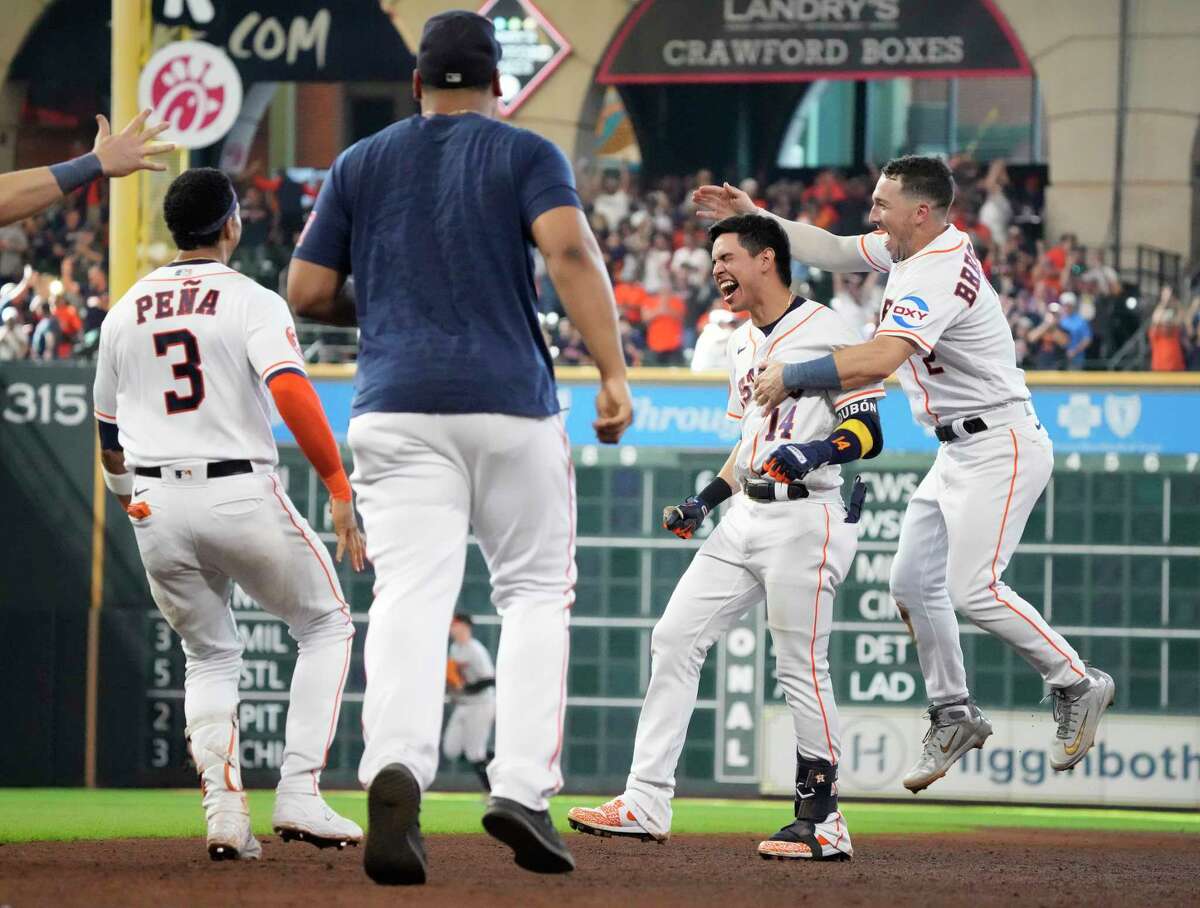 Astros walk off with Game 2 win - The Boston Globe