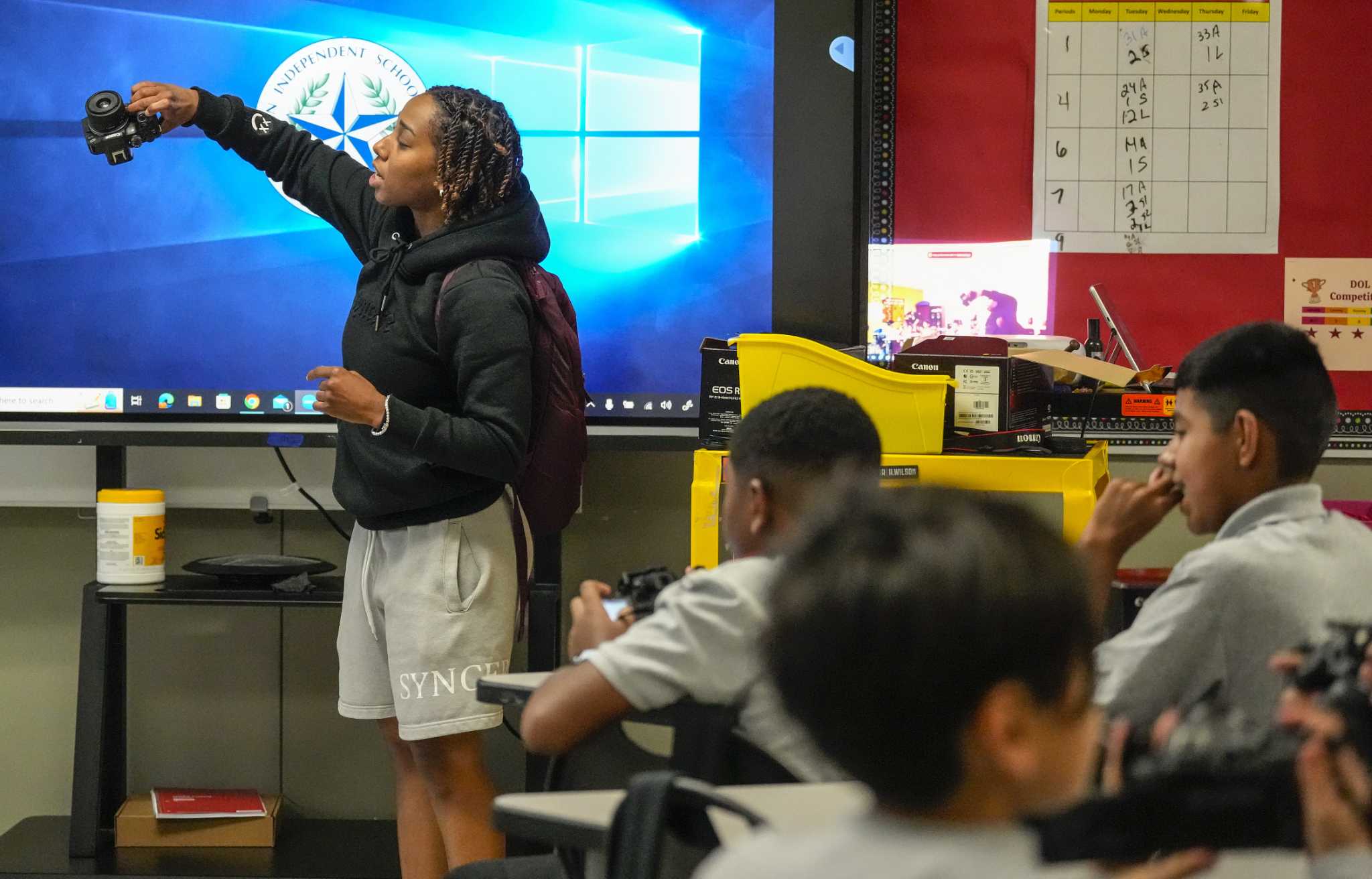 Which HISD schools have space available in K-12 school choice process?