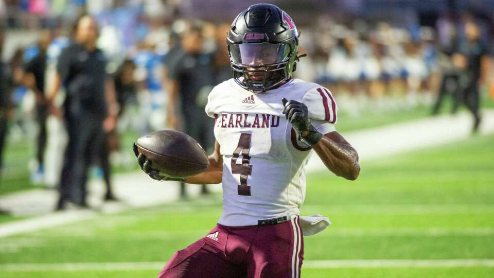 Pearland's Ladamion McDowell (4) finds running room into the end zone against Shadow Creek in the first half at Freedom Field, Thursday, Sep. 21, 2023 in Iowa Colony.