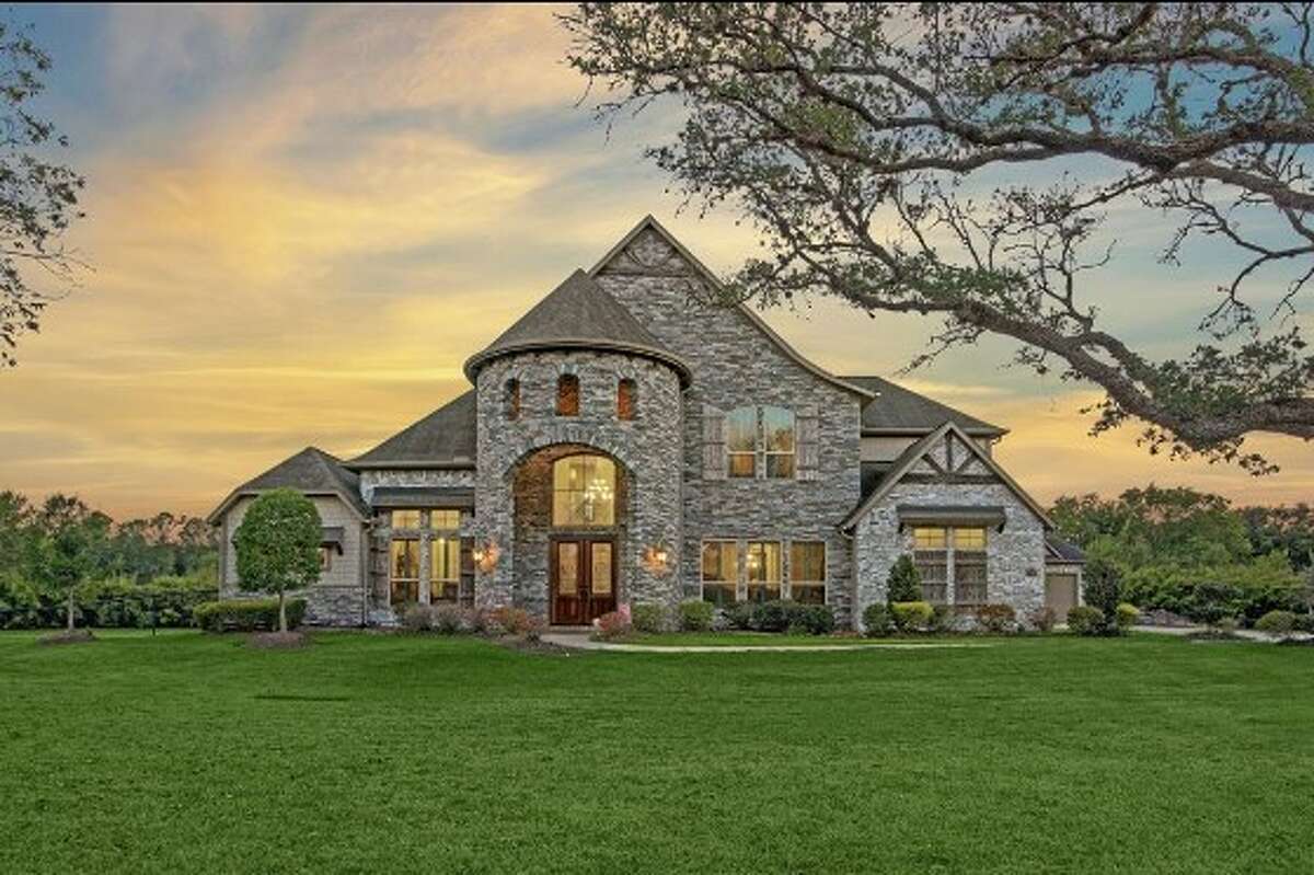 Pearland's most expensive homes on the market No. 1 priced at 1.6M