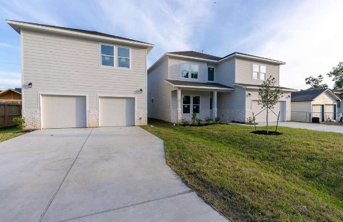 Pearland's most expensive homes on the market No. 1 priced at 1.6M