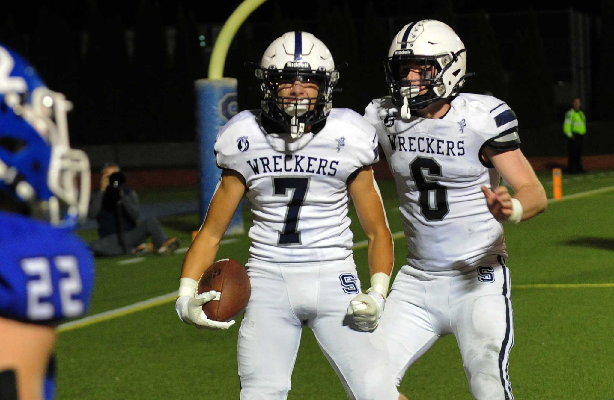 StaplesWestport (CT defeats No. 2 Southington in high school football