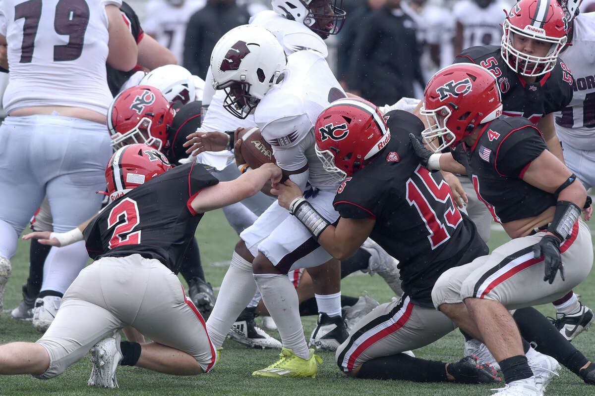 New Canaan football pitches secondhalf shutout, defeated Windsor