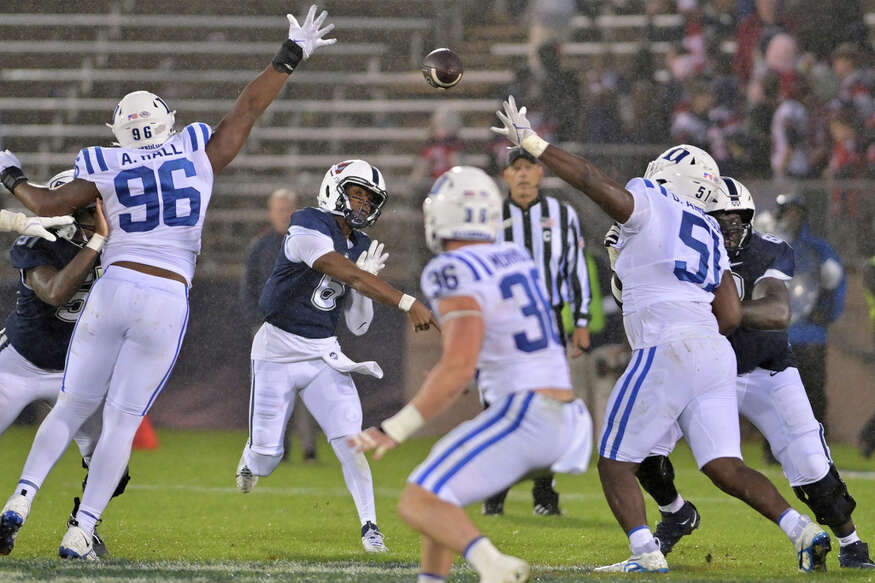 Defensive Lineman Playing Running Back Spurs UConn, But Huskies