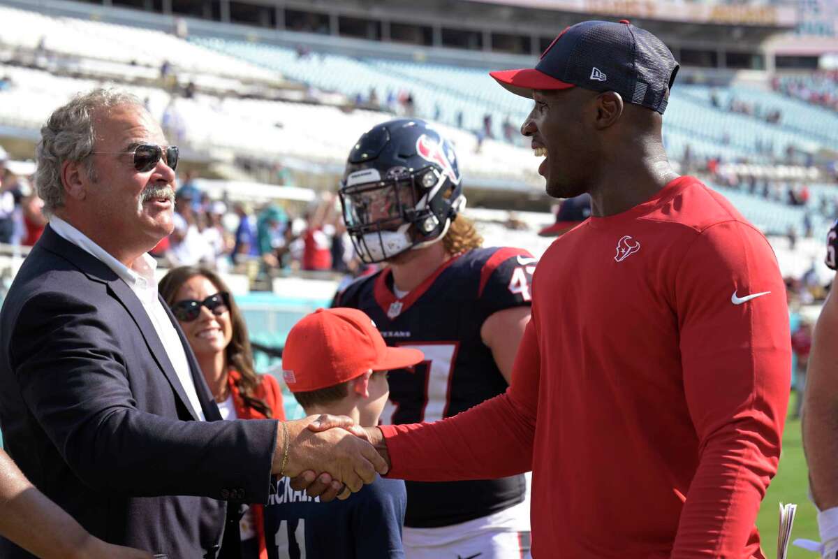 DeMeco Ryans prepares for his head coaching debut on Sunday when