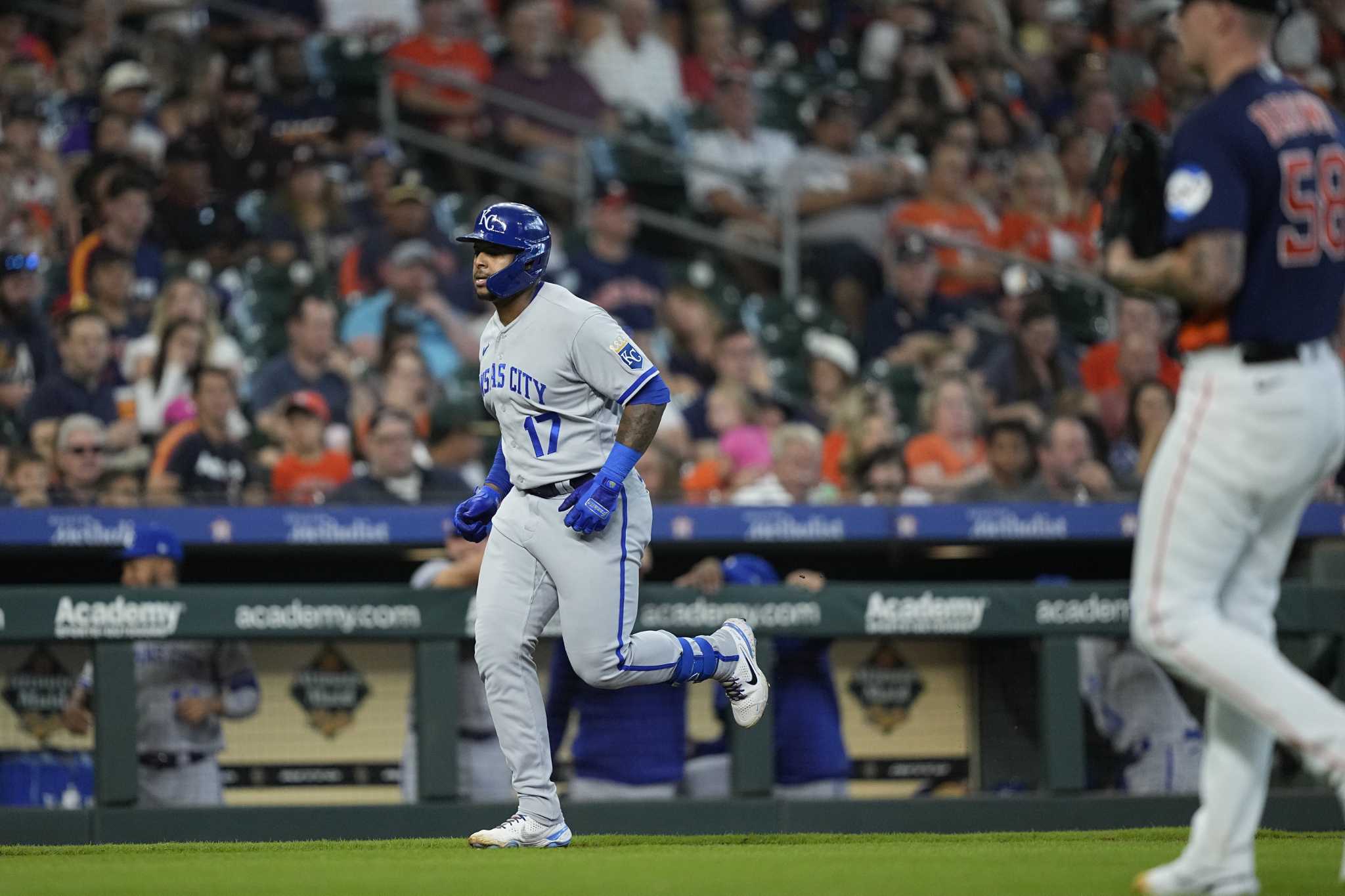 Royals hit 4 homers, beat slumping Astros 6-5 for sweep and 6-game winning  streak