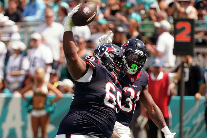 Texans DT Roy Lopez leaning on veterans through his first three games